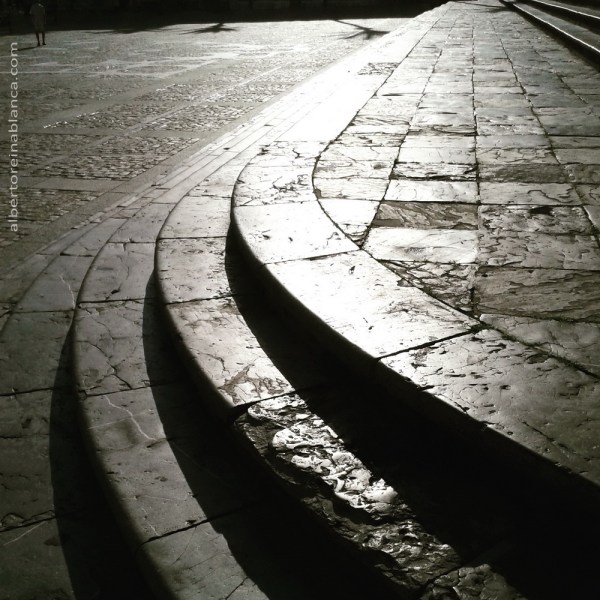 2015-08-28 escalinatas catedral cádiz